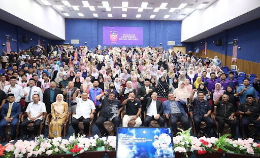 Unimel TOWN HALL WITH THE CHIEF MINISTER OF MELAKA TOGETHER WITH STUDENTS OF ...